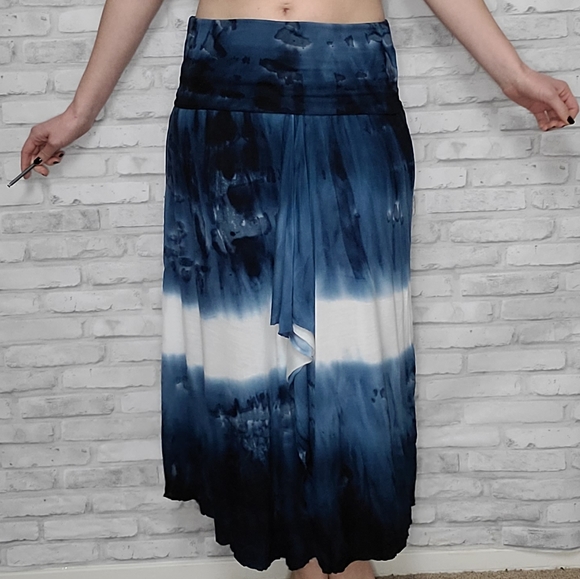 Raviya Blue and White Tie-Dye Summer Dress - Picture 12 of 13